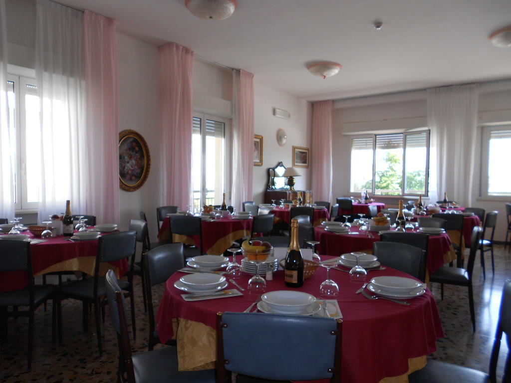 Hotel Laguna Blu Rimini Kültér fotó