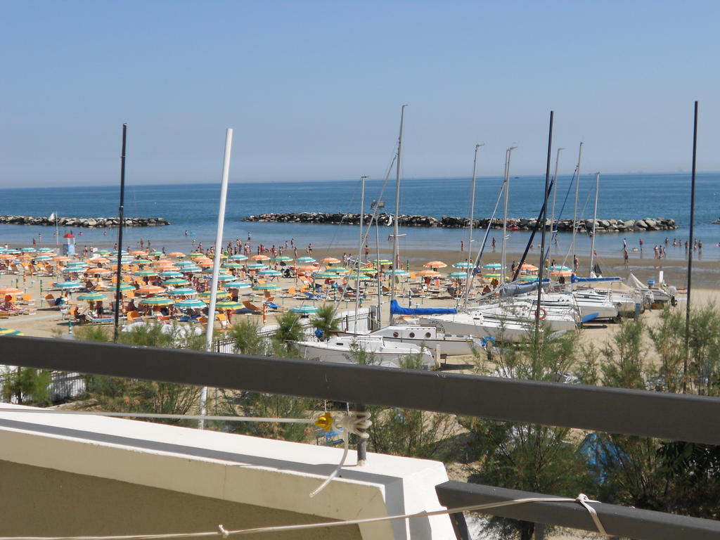 Hotel Laguna Blu Rimini Kültér fotó