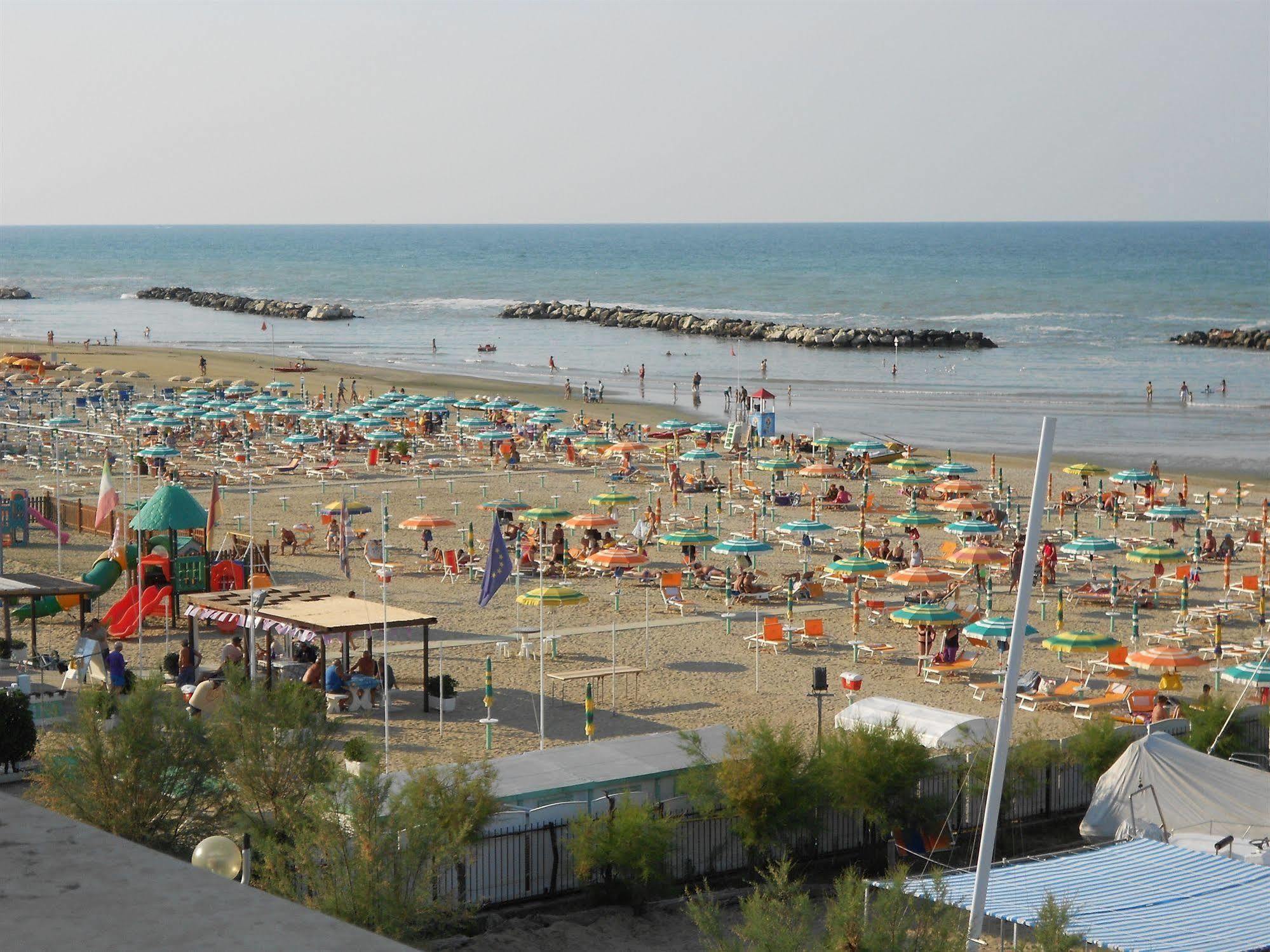 Hotel Laguna Blu Rimini Kültér fotó